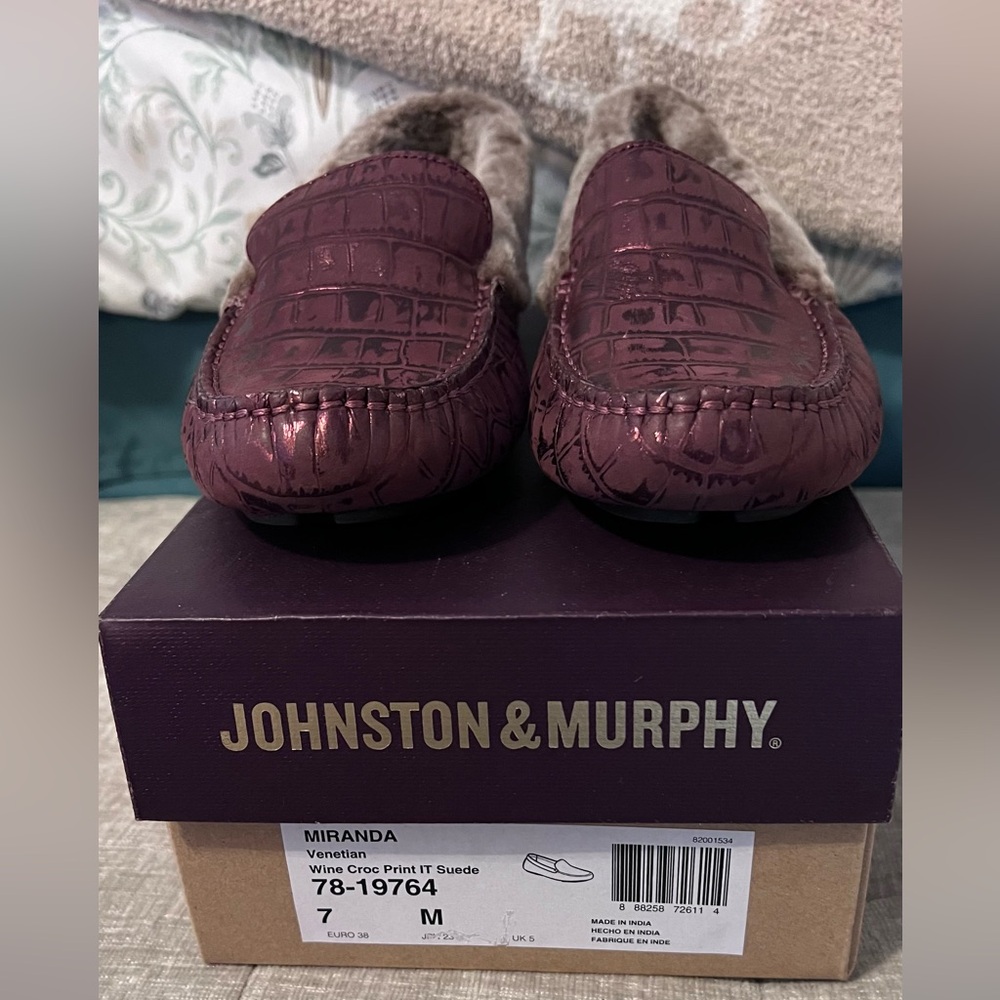 Johnston & Murphy Italian Wine Croc Print Suede, Size 7! - Picture 2 of 6